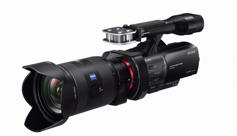 Sony a lansat Cyber-shot DSC-RX1 şi Handycam NEX-VG900E, prima compactă şi cameră video cu senzor full-frame din lume 167713