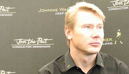 Johnnie Walker prelungeşte colaborarea cu Mika Hakkinen ca ambasador pentru promovarea consumului responsabil de alcool