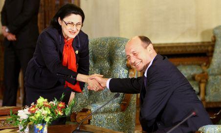 Andronescu: Îl rog pe preşedintele Băsescu să promulge legea privind bacalaureatul profesional