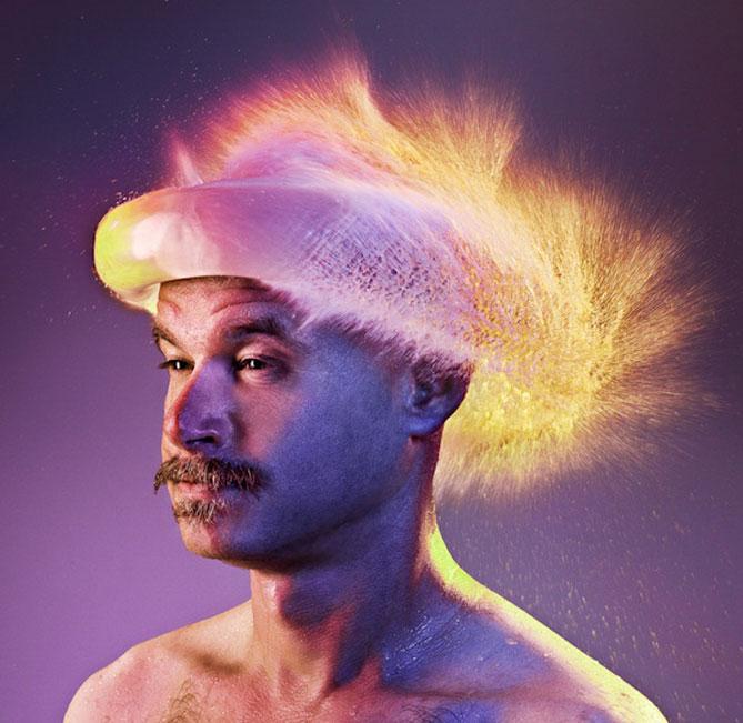 Te vei opri cu greu din râs. Iată cei mai tari chelioşi cu peruci din... apă 168279