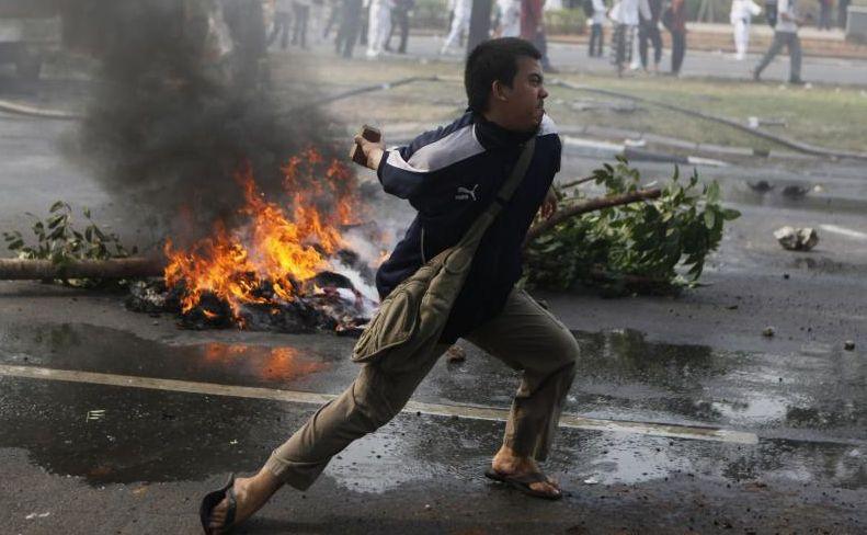 Protestele musulmanilor iau amploare. Zeci de mii de musulmani au ieşit în stradă 168377