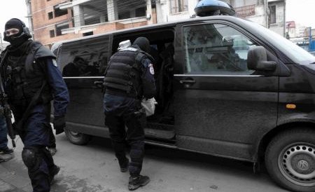 Un român urmărit internaţional, prins pe DN1. Bărbatul acuzat de crimă voia să plece în Spania