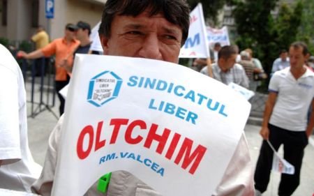 Ce se întâmplă cu Oltchim? Cabinetul Ponta se reuneşte astăzi pentru a discuta situaţia combinatului