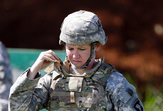 &quot;Minunea&quot; petrecută pe front. O femeie soldat care nu ştia că e însărcinată a născut un băieţel 168793