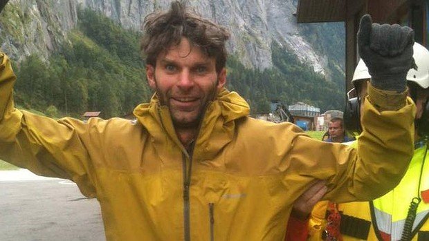 Pierdut în munţi, salvat datorită Facebook. Un bărbat îşi datorează viaţa prietenilor şi reţelei de socializare