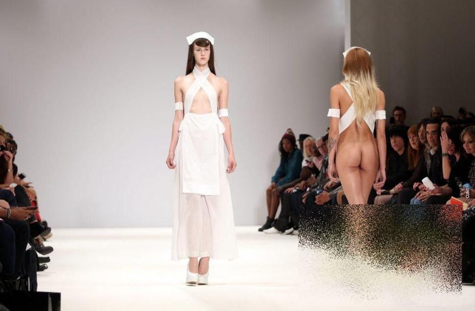 Rochia de mireasă pe care NU ar trebui să o purtaţi dacă vreţi să intraţi în biserică. Preotul ar uita de cele sfinte 168766