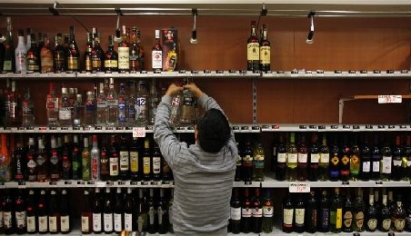 Cehia interzice exportul de alcool în urma presiunilor UE. Care este motivul