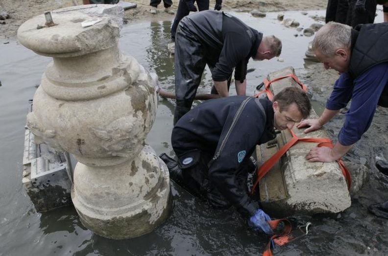 După ce a stat 300 de ani sub ape, o COMOARĂ a fost scoasă la lumină în Polonia
