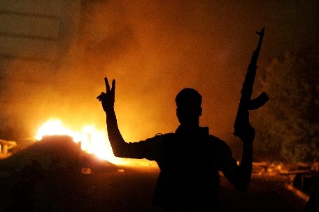 Benghazi. Şase membri ai forţelor de securitate libiene au fost executaţi