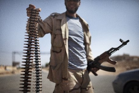 Libia. Patru oameni au murit în violenţele dintre grupările armate şi grupurile extremiste