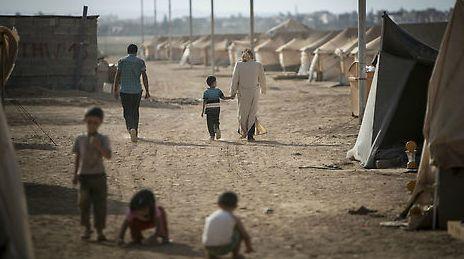 Ochii acestor copii au văzut ceea ce nimeni n-ar trebui să vadă vreodată. "Îşi stingeau ţigările pe mine. Uitaţi-vă! Uitaţi cicatricele" 169584