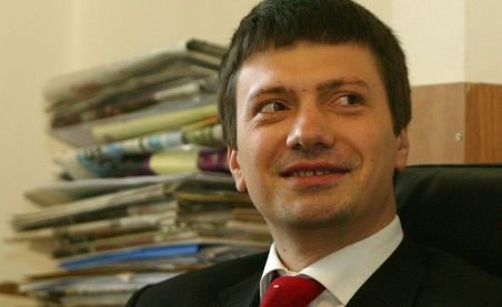 Consilierul lui Iliescu, Ionuţ Vulpescu, desemnat de Ponta în conducerea ICR
