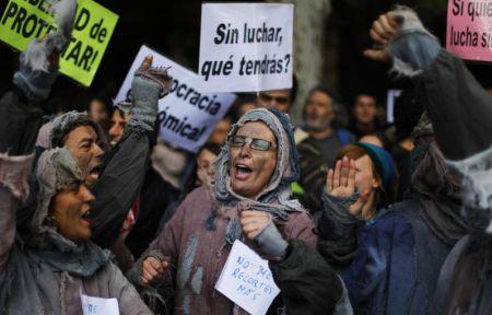 Proteste violente la Madrid. Zeci de oameni, răniţi în urma confruntărilor dintre manifestanţi şi poliţişti 169709