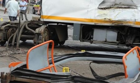 Două tramvaie s-au ciocnit la Galaţi. Cinci persoane au fost rănite