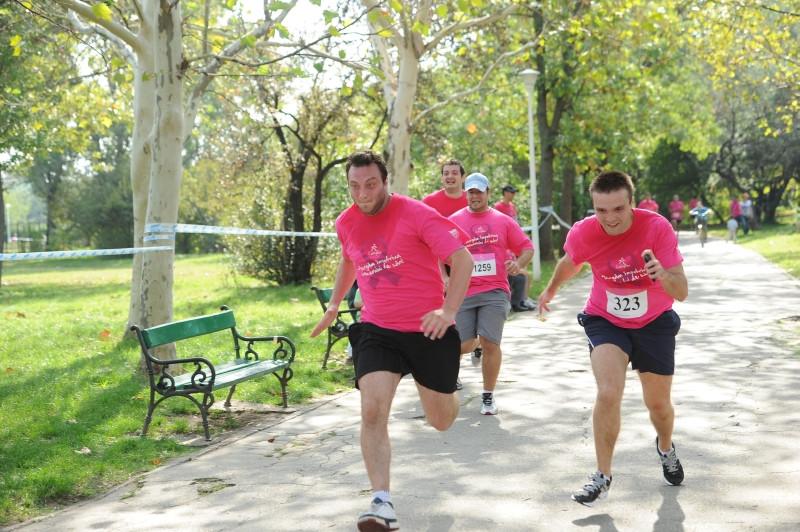 3.200 de oameni au alergat pentru a învinge cancerul la sân!  170284