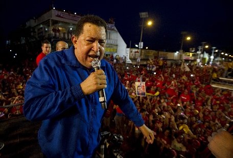Hugo Chavez se declară vindecat de cancer şi capabil să guverneze cel puţin până în 2019