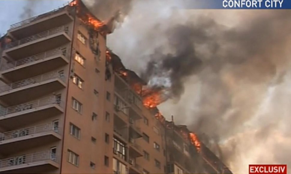 Incendiul izbucnit la mansarda unui bloc din Ilfov a afectat şi etajele inferioare: &quot;Privim cum ne arde casa!&quot;