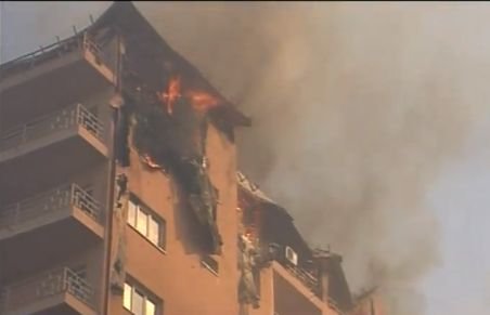 Prefectul de Ilfov: Imobilul care a luat foc NU are autorizaţie ISU