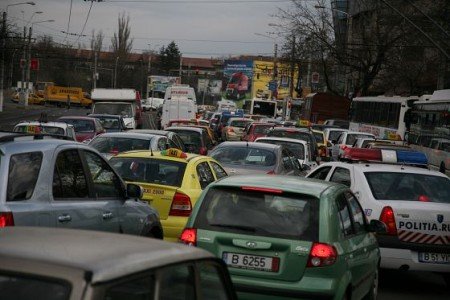 Efectele nedorite care vor schimba planurile şoferilor din România. Ce se va întâmpla cu taxa auto din 2013