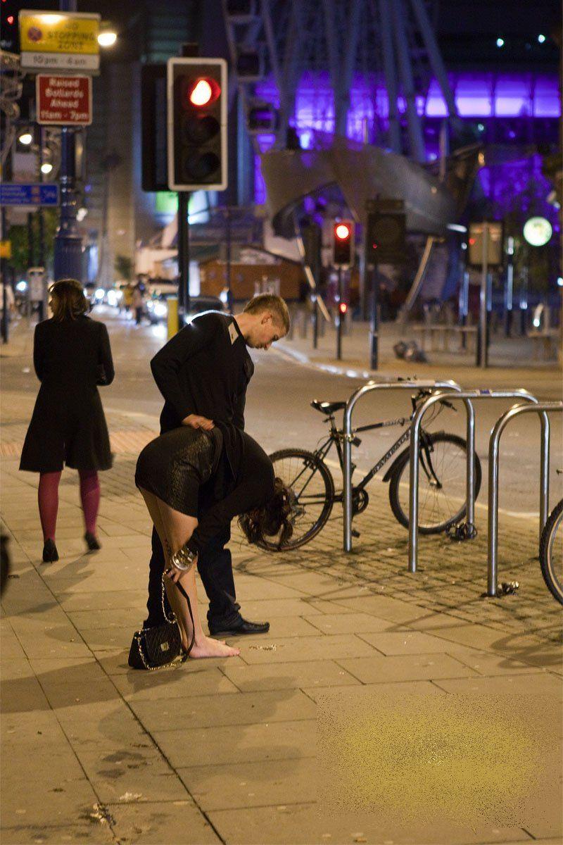 Fenomenul pe care poliţia l-a scăpat de sub control. Studenţii îşi dau &quot;doctoratul&quot; în alcool, droguri şi viaţă de noapte 170922