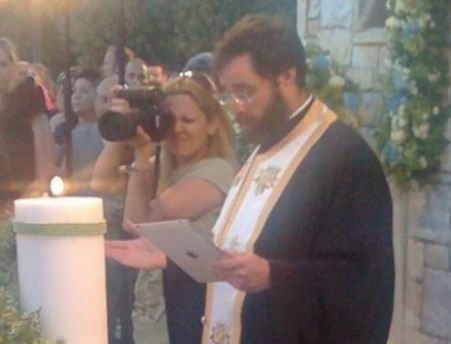 Rugăciuni pe iPhone şi iPad cu o aplicaţie lansată de Mănăstirea Curtea de Argeş