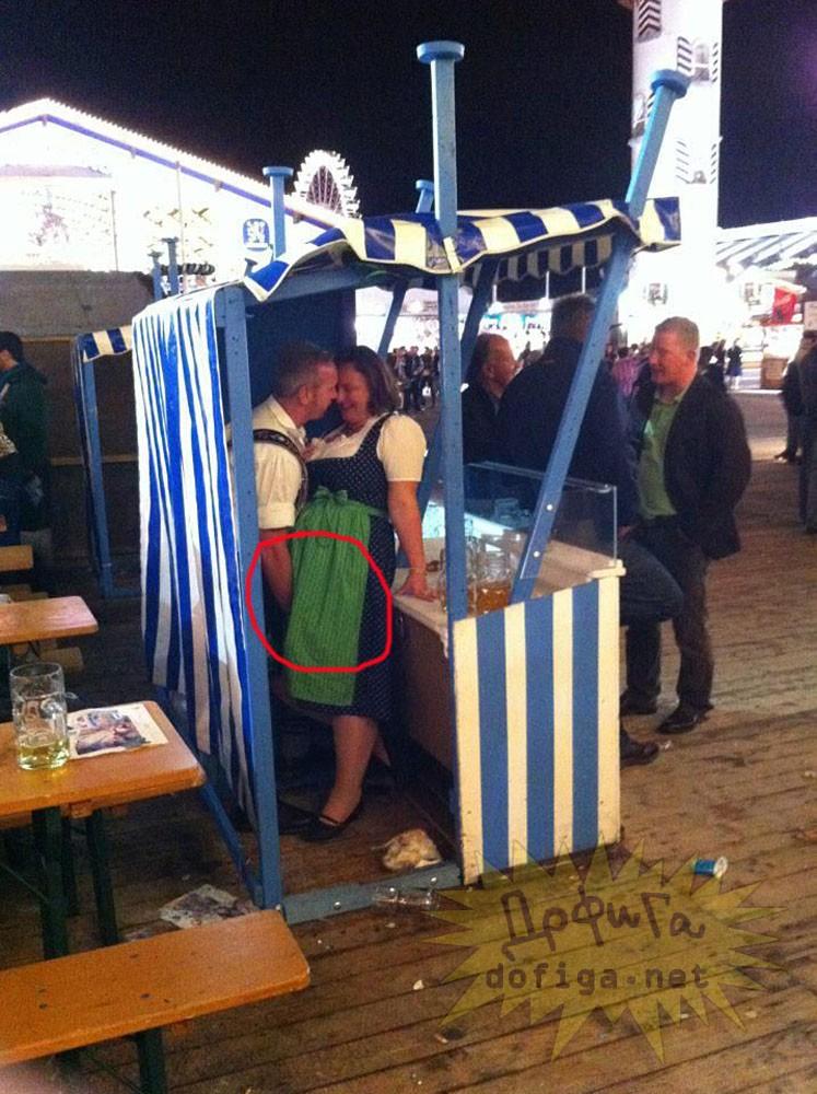 Erau în cel mai aglomerat loc din ţară şi au început să facă asta în văzul tuturor. În spatele lor, era coadă 171545