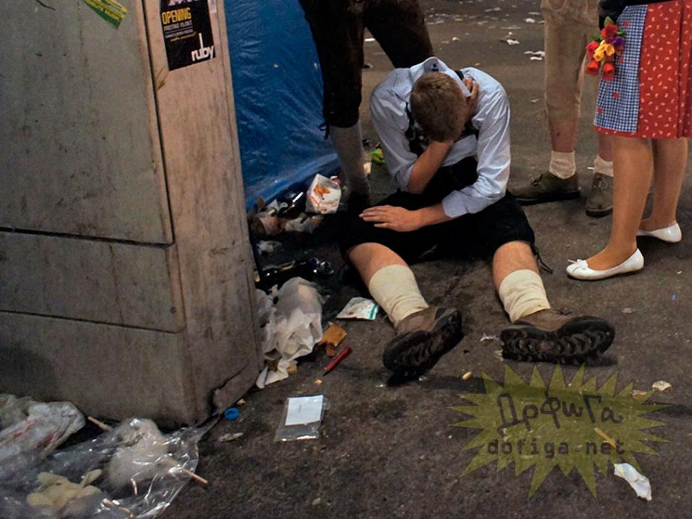 Erau în cel mai aglomerat loc din ţară şi au început să facă asta în văzul tuturor. În spatele lor, era coadă 171547