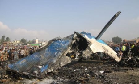 Trei persoane au murit după ce un avion al marinei ruse s-a prăbuşit în Ucraina
