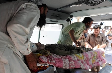 Pakistan. Un atentat sinucigaş a provocat moartea a cel puţin 13 persoane