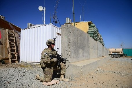 Un militar şi un civil care fac parte din NATO au fost ucişi într-un atentat în Kandahar
