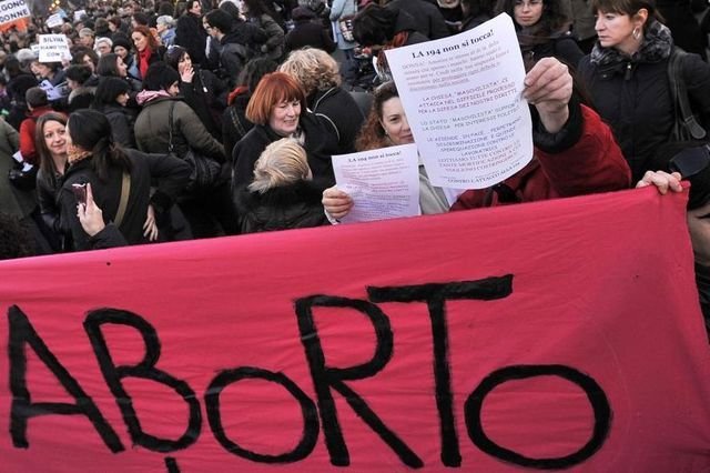 Conştiinţa înainte de toate! Ginecologii italieni refuză să mai facă avorturi