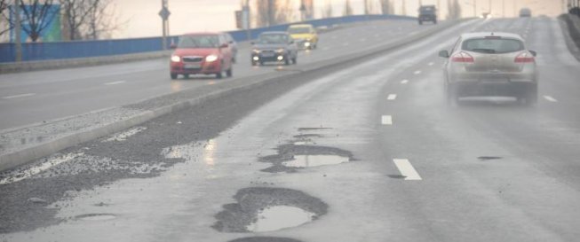 MILIARDE de euro s-au băgat în autostrăzile din România. &quot;Căpuşa&quot; de la CNADNR cere statului daune de 10 milioane de euro