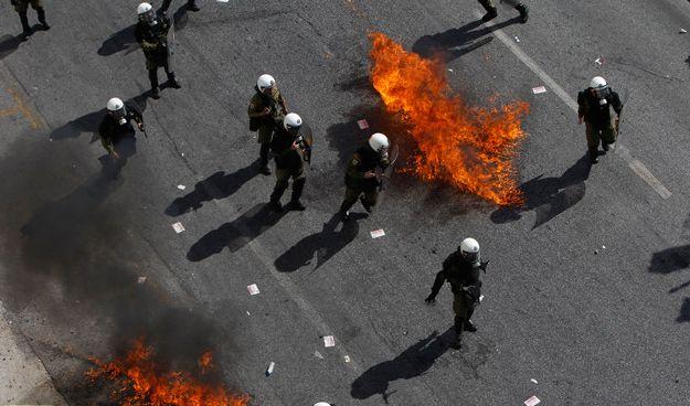 Grevă generală în Grecia. Demonstranţii se bat cu poliţiştii pe străzile Atenei 173281