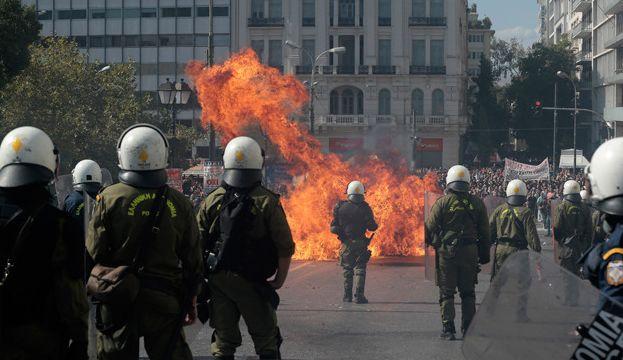 Grevă generală în Grecia. Demonstranţii se bat cu poliţiştii pe străzile Atenei 173284