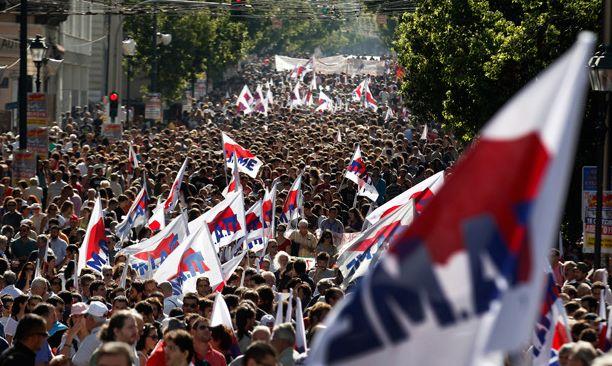 Grevă generală în Grecia. Demonstranţii se bat cu poliţiştii pe străzile Atenei 173285