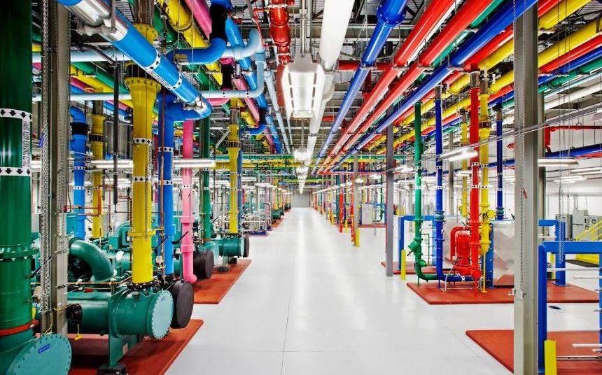 Intră în casa internetului. Fotografii ÎN PREMIERĂ cu serverele Google 173261