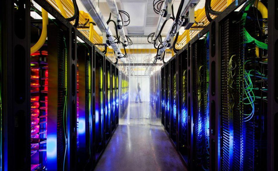 Intră în casa internetului. Fotografii ÎN PREMIERĂ cu serverele Google 173265