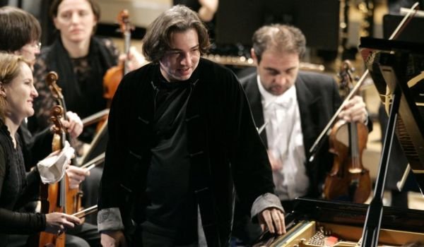 Un celebru pianist turc, judecat pentru că a insultat Islamul