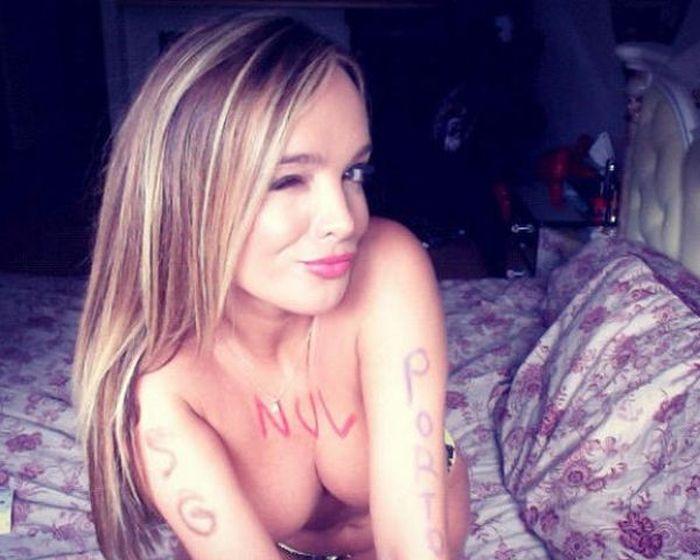 Le-a luat minţile bărbaţilor cu un singur gest. Trupul ei arată cum s-au îmbogăţit într-o secundă mii de domni 173401