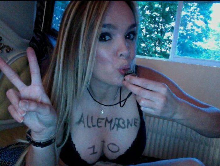 Le-a luat minţile bărbaţilor cu un singur gest. Trupul ei arată cum s-au îmbogăţit într-o secundă mii de domni 173409