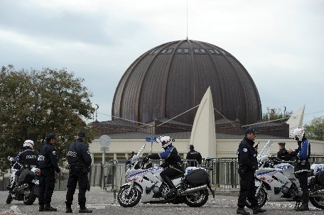 Franţa. O moschee a fost invadată de extremişti de dreapta