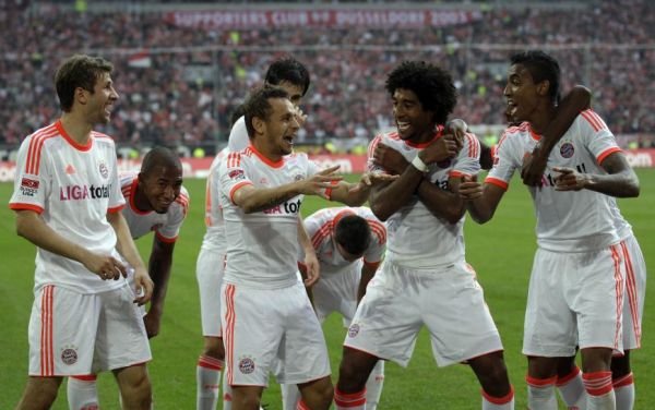 Fotbal în Europa: Bayern stabileşte un nou record în Bundesliga, PSG urcă pe primul loc în Franţa