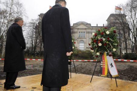 Merkel va inaugura un Memorial al romilor victime ale nazismului, în centrul Berlinului