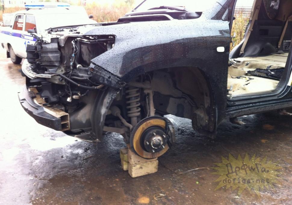 Un şofer a ÎNCREMENIT când şi-a văzut maşina dimineaţă. O parcase cu o seară înainte în faţa blocului  173750