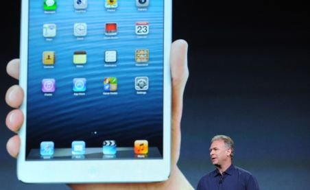iPad Mini este realitate. Apple a lansat varianta mai mică a popularei tablete