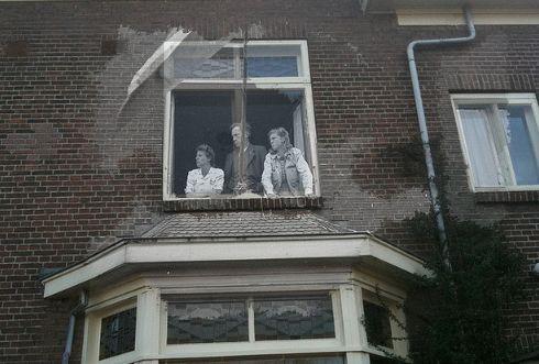 Fantomele trecutului. „Este ca şi cum ai picta cu istoria”. Imaginile care nu ne permit să uităm ororile din trecut 174256