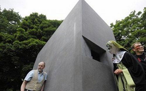 Holocaustul homosexualilor şi listele roz ale morţii. Zeci de mii de oameni, ucişi în lagărele naziste din cauza preferinţelor sexuale 174240