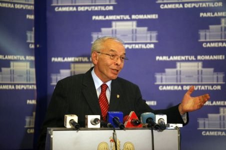 Nicolae Văcăroiu, preşedintele Curţii de Conturi, a calculat că în România se fură prea mult