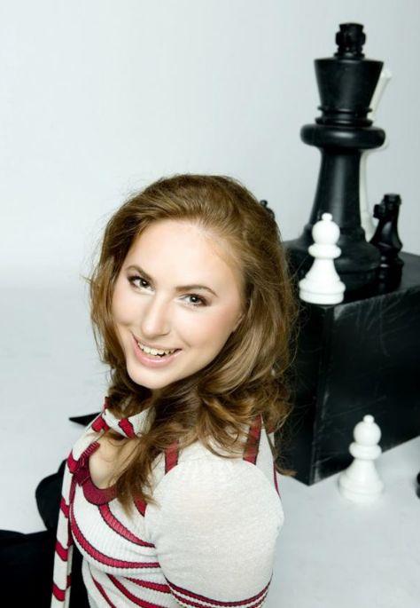 Femeia care i-a bătut pe bărbaţi la propriul lor joc. Marele Garry Kasparov a fost umilit de ea 174485