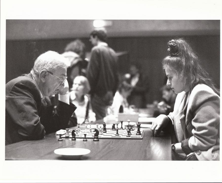 Femeia care i-a bătut pe bărbaţi la propriul lor joc. Marele Garry Kasparov a fost umilit de ea 174491